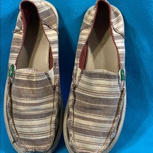 Sanuk cloth slip on’s